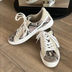 Universal Thread Cream and Brown Canvas Sneakers